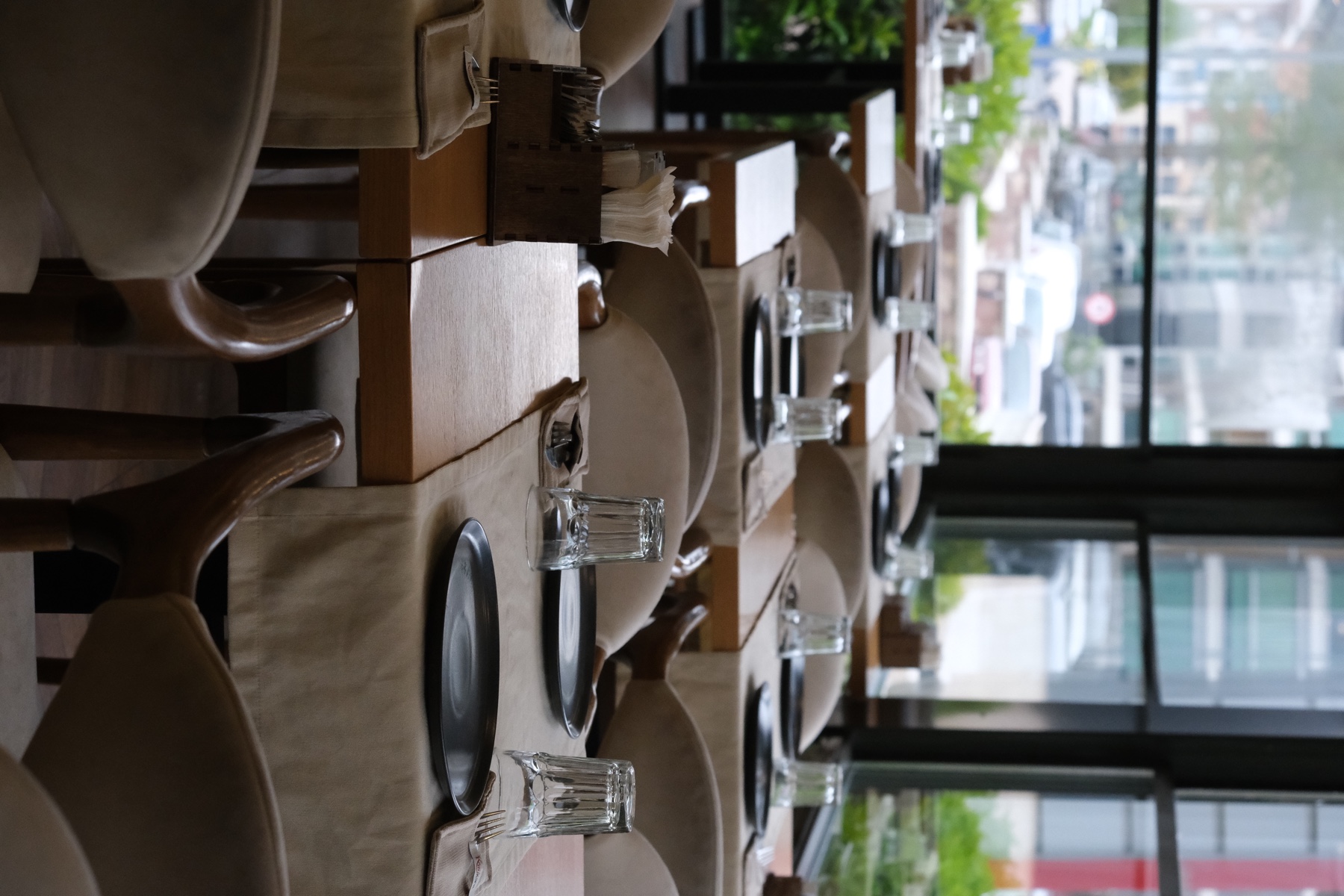 Közü Kara restoran masa düzeni